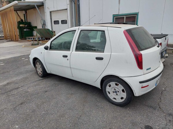 17#7605 Autovettura Fiat Punto in vendita - foto 4