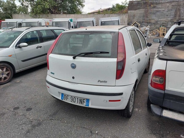 17#7605 Autovettura Fiat Punto in vendita - foto 5