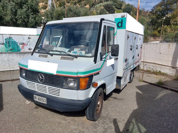 21#7605 Autocarro Mercedes Benz 308 D in vendita - foto 2