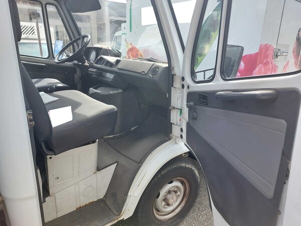 23#7605 Autocarro Mercedes Benz 308 D in vendita - foto 13