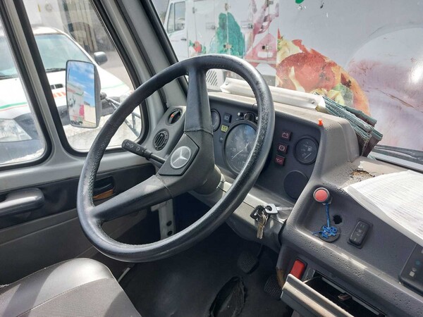 23#7605 Autocarro Mercedes Benz 308 D in vendita - foto 15