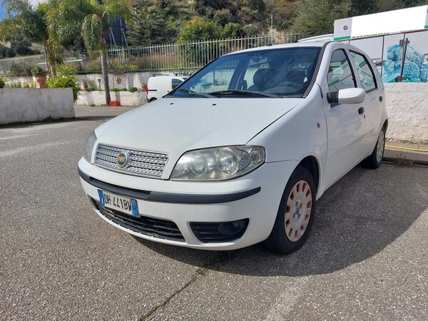 26#7605 Autovettura Fiat Punto in vendita - foto 2