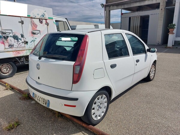 26#7605 Autovettura Fiat Punto in vendita - foto 4