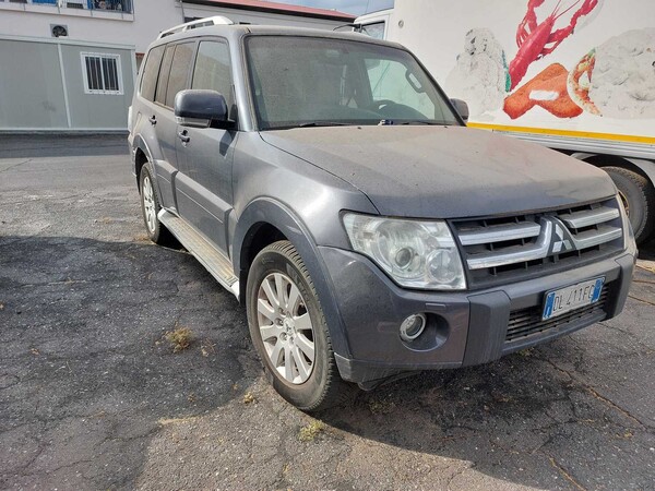 34#7605 Autovettura Mitsubishi Pajero in vendita - foto 2
