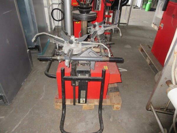 1#7616 Smontagomme e assetto per gomme Butler in vendita - foto 15