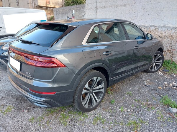 104#7622 Autovettura Audi Q8 in vendita - foto 3