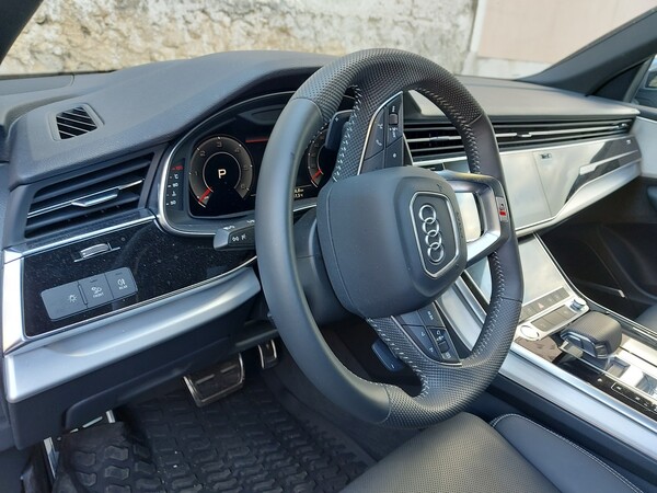 104#7622 Autovettura Audi Q8 in vendita - foto 13