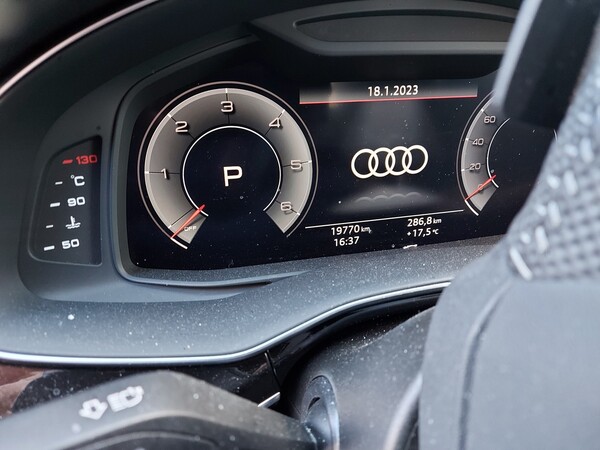 104#7622 Autovettura Audi Q8 in vendita - foto 14