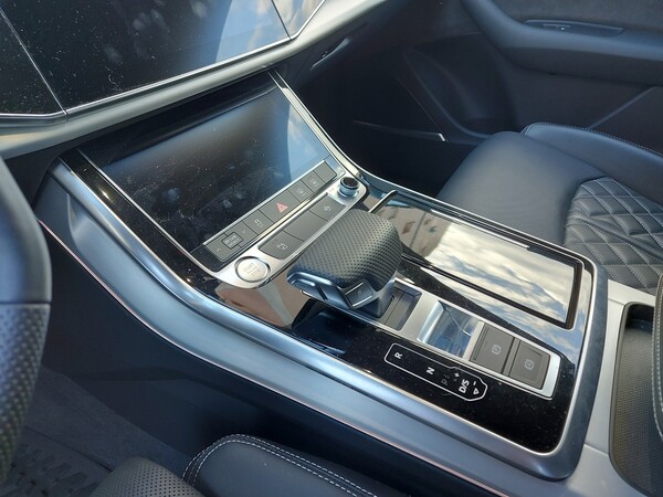 104#7622 Autovettura Audi Q8 in vendita - foto 15