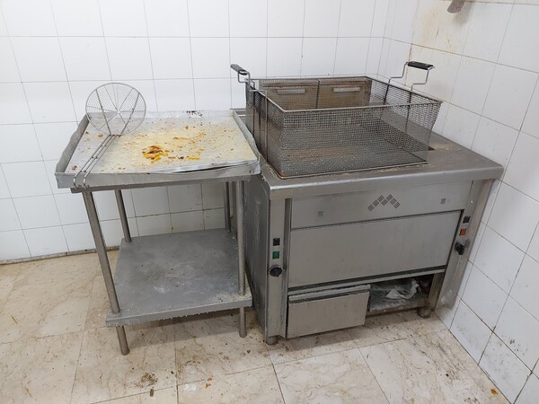 1#7623 Attrezzature e arredi ristorante in vendita - foto 61
