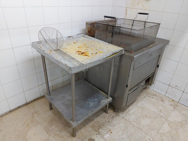 1#7623 Attrezzature e arredi ristorante in vendita - foto 62