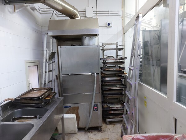 1#7623 Attrezzature e arredi ristorante in vendita - foto 75