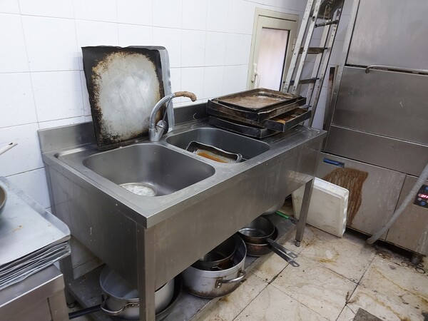 1#7623 Attrezzature e arredi ristorante in vendita - foto 76