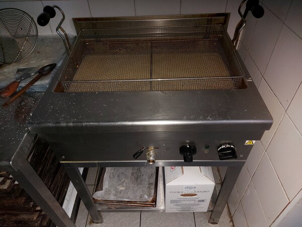 1#7623 Attrezzature e arredi ristorante in vendita - foto 125