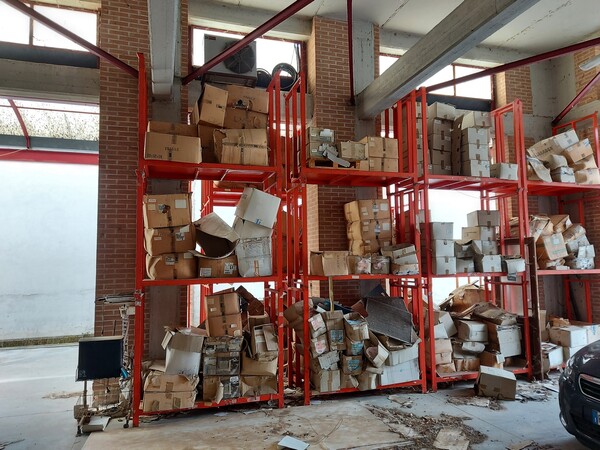 1#7624 Roltoli di tessuto e scaffali in vendita - foto 4