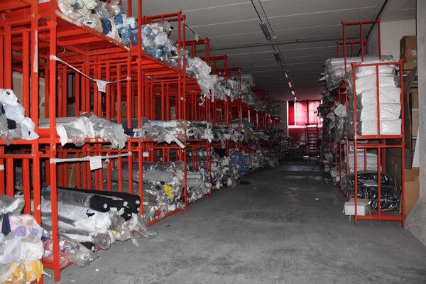 1#7624 Roltoli di tessuto e scaffali in vendita - foto 30