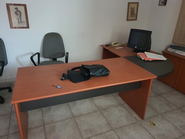 8#7628 Arredo ufficio in vendita - foto 1