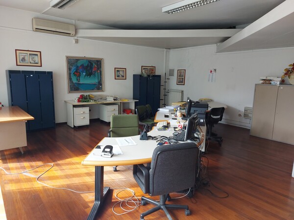 1#7646 Arredi ufficio e marchio in vendita - foto 2