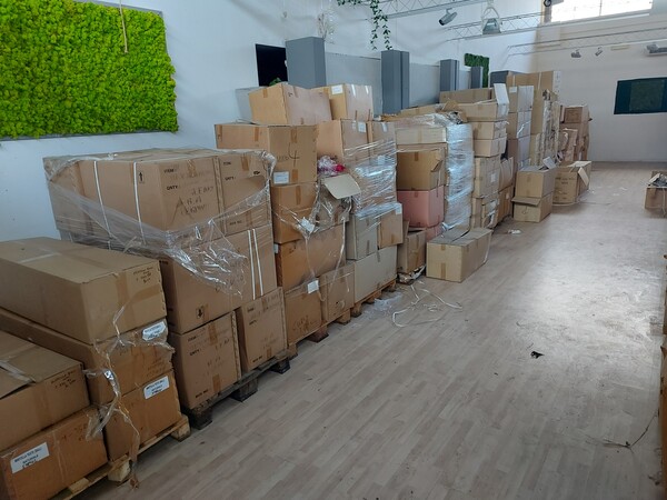 1#7646 Arredi ufficio e marchio in vendita - foto 23