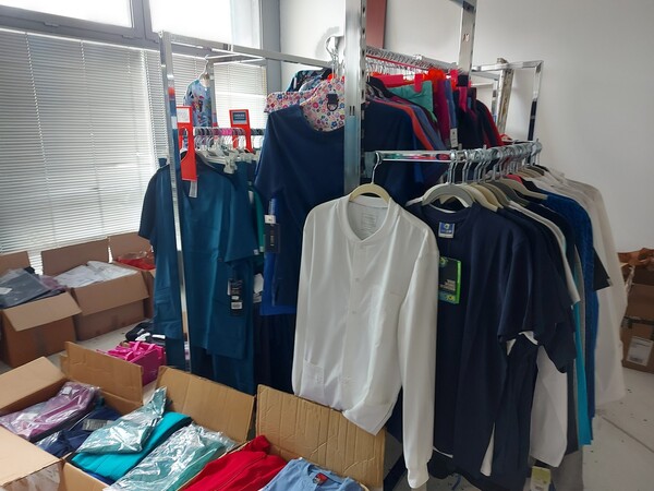 1#7649 Capi di abbigliamento sanitario in vendita - foto 5