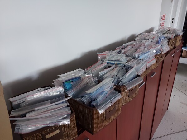 1#7649 Capi di abbigliamento sanitario in vendita - foto 32