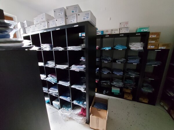 1#7649 Capi di abbigliamento sanitario in vendita - foto 55