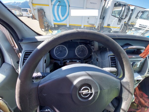 1#7650 Autoveicolo Opel Vivato Combi in vendita - foto 9