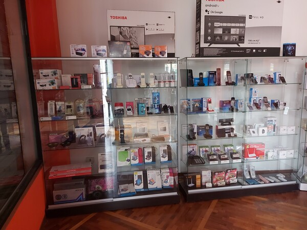 6#7656 Accessori per la telefonia e materiale elettrico  vario in vendita - foto 1