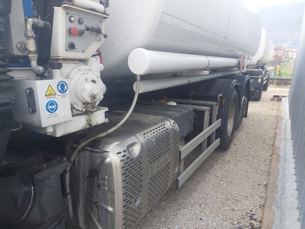 1#7657 Camion cisterna Iveco Stralis 460 in vendita - foto 6