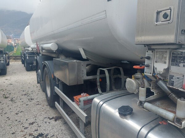 1#7657 Camion cisterna Iveco Stralis 460 in vendita - foto 11