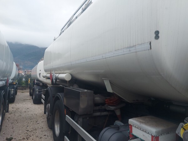 3#7657 Camion cisterna Daf 460 in vendita - foto 12