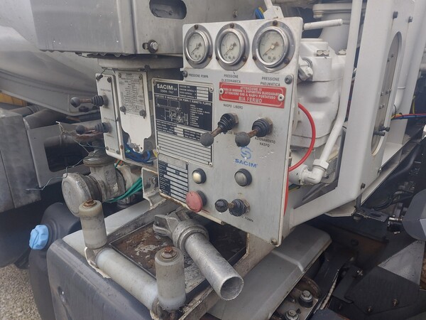7#7657 Camion cisterna Renault trucks in vendita - foto 10
