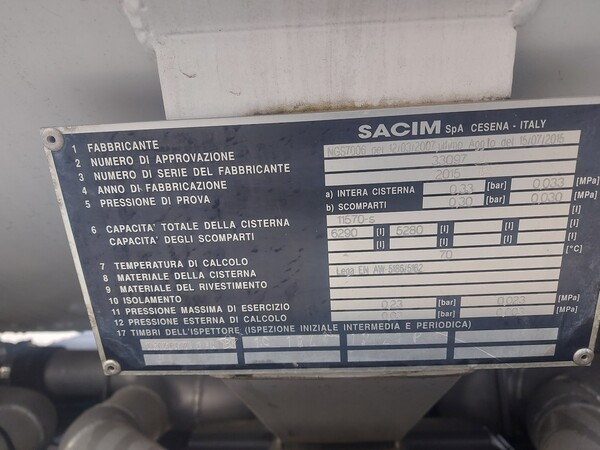 7#7657 Camion cisterna Renault trucks in vendita - foto 14
