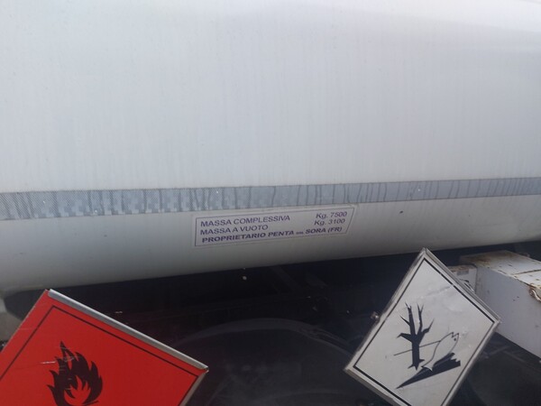 8#7657 Camion cisterna Mitsubishi Canter in vendita - foto 6