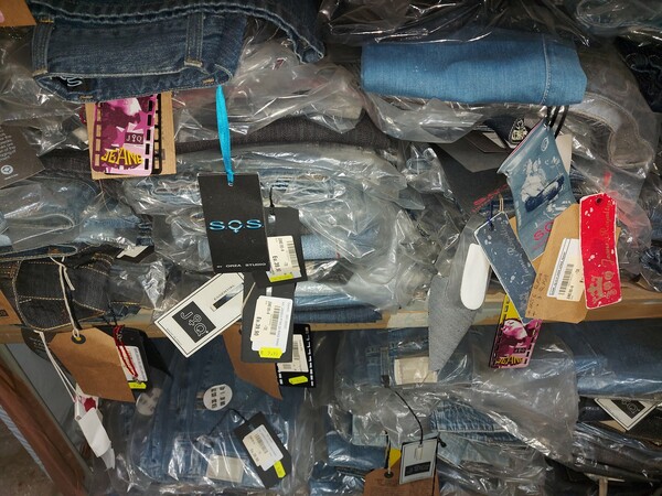 2#7660 Abbigliamento in vendita - foto 5