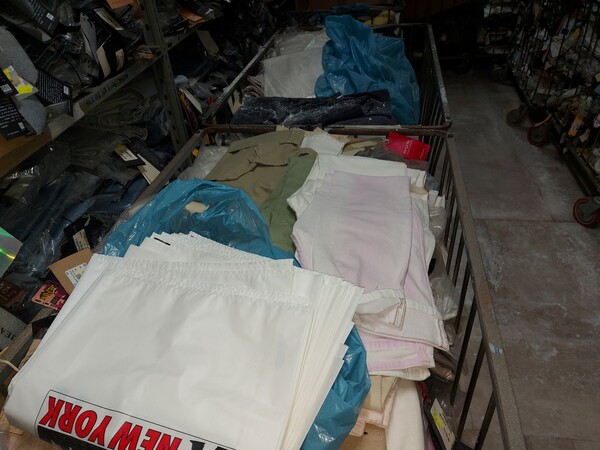 2#7660 Abbigliamento in vendita - foto 7