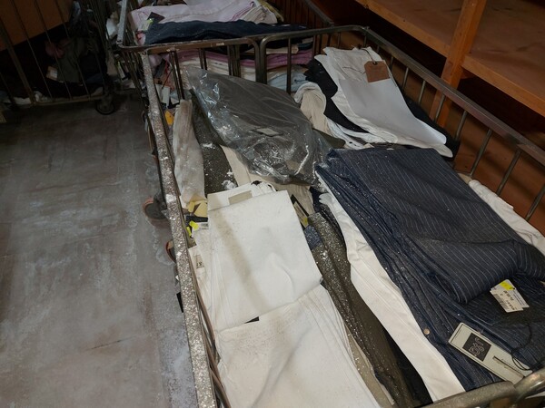 2#7660 Abbigliamento in vendita - foto 9