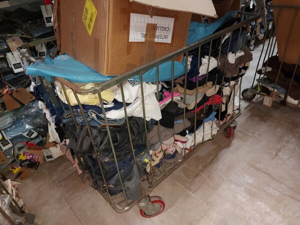 2#7660 Abbigliamento in vendita - foto 10