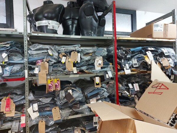 2#7660 Abbigliamento in vendita - foto 11