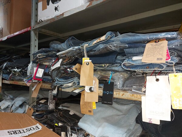 2#7660 Abbigliamento in vendita - foto 21