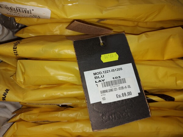 2#7660 Abbigliamento in vendita - foto 23