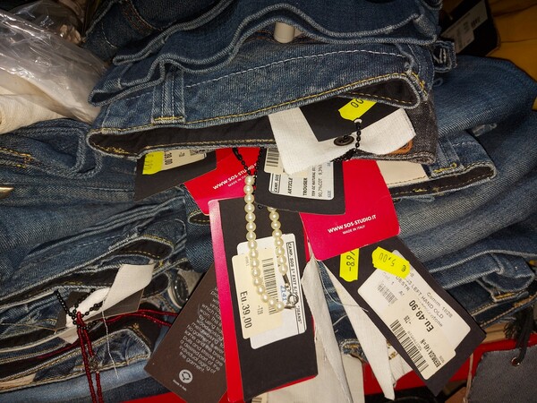 2#7660 Abbigliamento in vendita - foto 24
