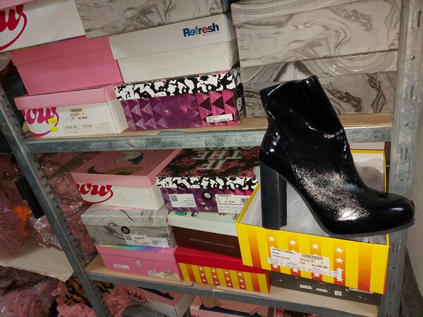2#7660 Abbigliamento in vendita - foto 27