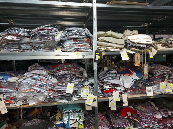 2#7660 Abbigliamento in vendita - foto 48
