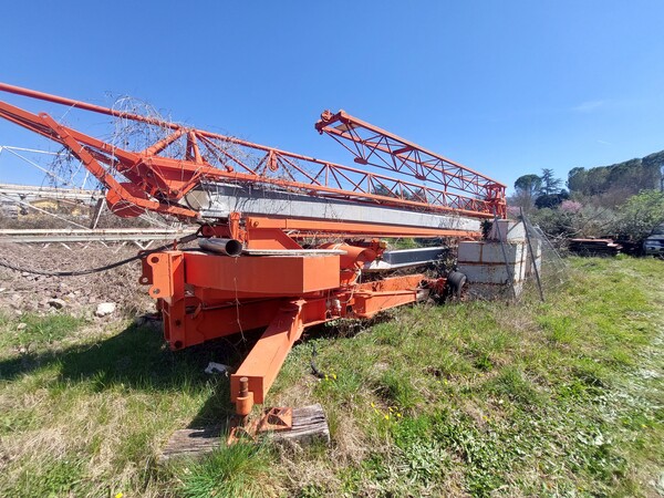 12#7663 Gru Fari in vendita - foto 1
