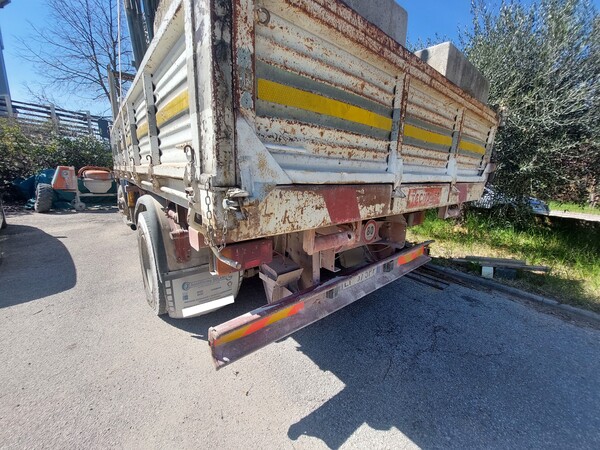 4#7663 Autocarro Iveco con gru in vendita - foto 2