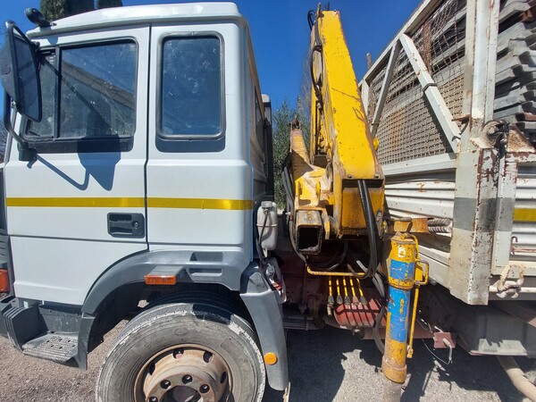 4#7663 Autocarro Iveco con gru in vendita - foto 4