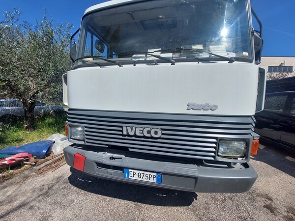 4#7663 Autocarro Iveco con gru in vendita - foto 5