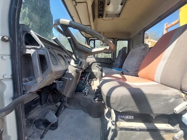 4#7663 Autocarro Iveco con gru in vendita - foto 10