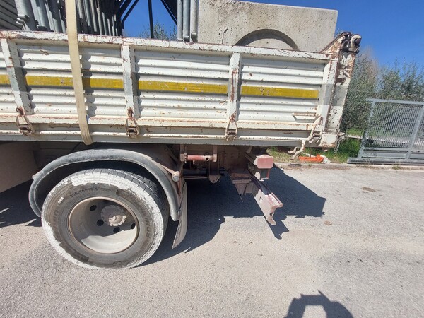 4#7663 Autocarro Iveco con gru in vendita - foto 12